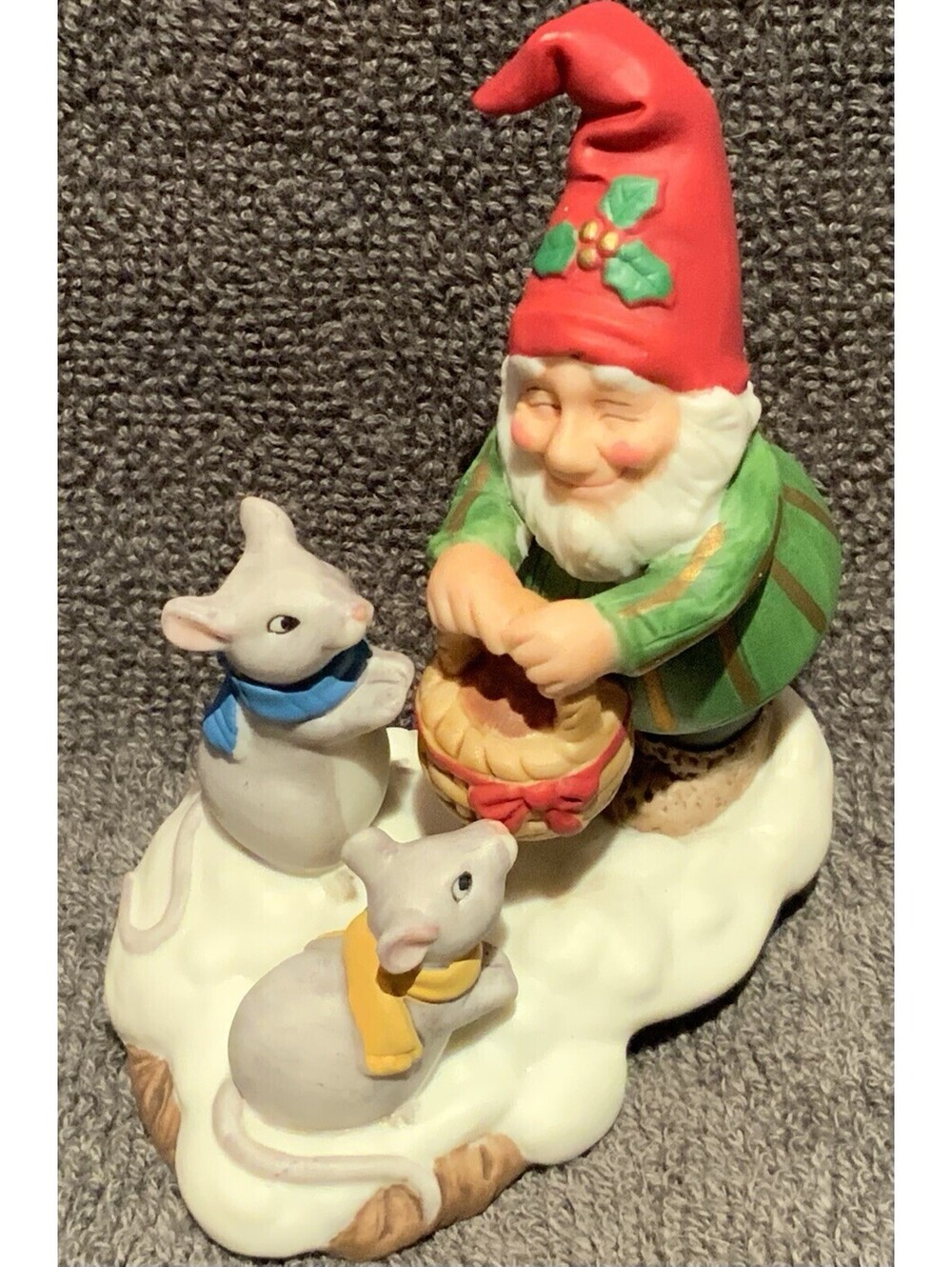 Vintage 1993 Fritz and Floyd ‘Holiday Hamlet’ ‘Christmas Treats’ Figurine